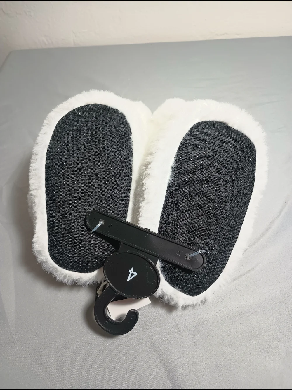 Bioworld Rudolph The Raindeer Abominable Snowman 3D Slippers